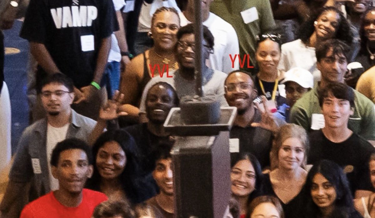 f1lthyfeed's tweet image. I’m weak this is a intern event y are they throwing yvl 😭 even got bro in the back with a vamp tee
