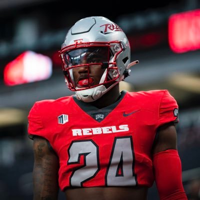 He’s been patient. He’s been grinding. And now he’s ready to run.

Tonight, Darrien Jones joins The Scarlet Standard to talk about the work, the wait, and what’s coming in 2025.

Drops tonight.
🎥 thescarletstandard.substack.com
#UNLV #Rebels #MWFB #ScarletStandard
