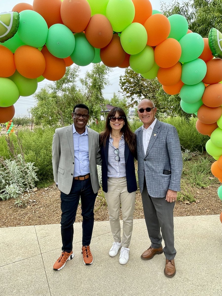 CalNatResources's tweet photo. 🌳 What was once a landfill is now a lush green space in the heart of South Gate! On Saturday, @CAStateParks and the Rivers and Mountains Conservancy were among the state departments celebrating the grand opening of Urban Orchard Park, a 3-acre community park near the LA River. The property now features 200 avocado and citrus trees, a playground, picnic areas and a restored wetland that improves water quality and fish habitat.

Thanks to more than $12 million in State support and a powerful coalition of local, state, and federal partners, this vibrant space brings the #OutdoorsForAll vision to life — making sure that everyone, no matter their zip code or income, can experience the power of nature. 

#UrbanOrchardPark #GreenEquity #NatureForAll #SouthGate #CommunityParks