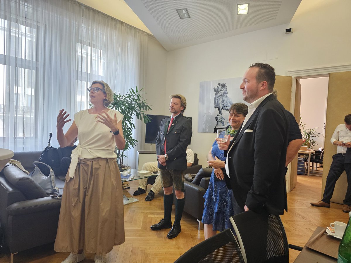 AfDLindemann's tweet image. Besuch im Rathaus #Wien bei der @FPOE_TV