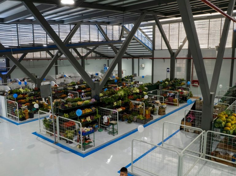 GUAYAQUIL CONSTRUYE CON VISIÓN Y RESULTADOS

Con una visión moderna, técnica y eficiente hemos ejecutado proyectos emblemáticos que responden a necesidades históricas y mejoran la vida de miles de familias. Entre ellos la solución vial en Las Américas e Isidro Ayora, con pasos