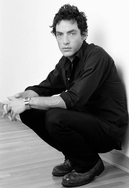 Jacob Dylan of The Wallflowers during photo shoot, September 18, 2000 in Los Angeles, California. (Photo by Bob Riha, Jr./Getty Images)