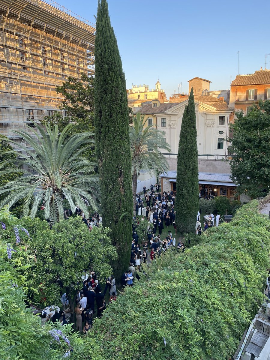 🇫🇷Bonne fête nationale! 🇫🇷
Une occasion pour renouveler l’amitié franco-italienne 🇫🇷🇮🇹
Palazzo Farnese 
#14juillet2025

Merci <a href="/FranceenItalie/">La France en Italie 🇫🇷🇪🇺</a> !