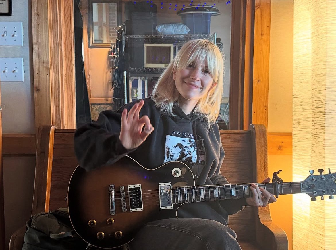 paramoremusicom's tweet image. Two days ago Bell Tone Recording studio I n Nashville, TN published this photo of Hayley
