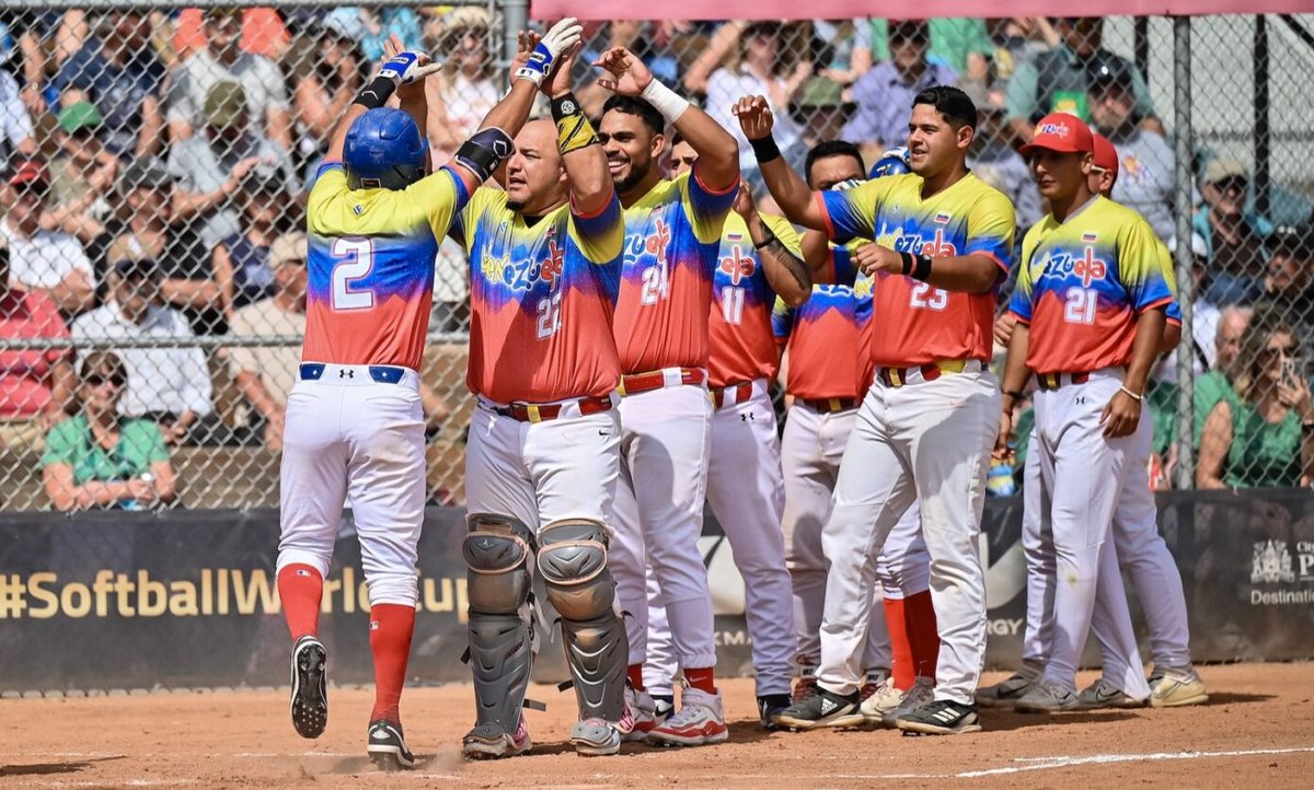 🌈Iris Kandanga22 (@ikandanga2) on Twitter photo Histórico: Venezuela se coronó por primera vez Campeón Mundial de Sóftbol en Canadá.
🇻🇪🇻🇪🇻🇪🇻🇪🇻🇪🇻🇪🇻🇪🇻🇪💪🏼
laiguana.tv/articulos/1382… vía <a href="/teleiguana/">La iguana TV (cuenta alternativa)</a> Histórico: Venezuela se coronó por primera vez Campeón Mundial de Sóftbol en Canadá.
🇻🇪🇻🇪🇻🇪🇻🇪🇻🇪🇻🇪🇻🇪🇻🇪💪🏼
laiguana.tv/articulos/1382… vía <a href="/teleiguana/">La iguana TV (cuenta alternativa)</a>