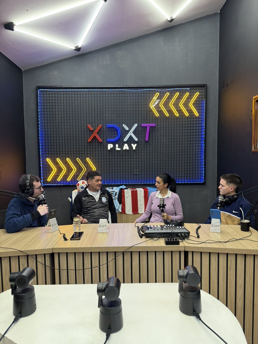 El Tano Spallina, ex jugador de Belgrano y actual entrenador de delanteros de las inferiores de AFA

¡Sumate al vivo de XDXT PLAY!

youtube.com/live/EhdORW_2J…