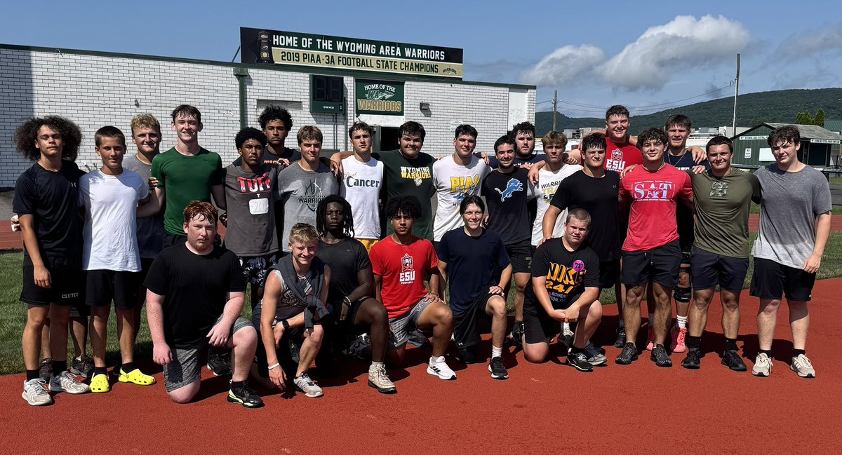 #WyomingAreaFootball <a href="/WyomingAreaAthl/">Wyoming Area Athletics</a> <a href="/LehighFootball/">Lehigh Football</a> 
Great to welcome back 2024 Patriot League Champion-Lehigh University Running Back/Wyoming Area Alum
Aaron Crossley <a href="/aaroncrossley06/">Aaron Crossley</a> to help lead our summer speed camp!
Warrior Pride!!!