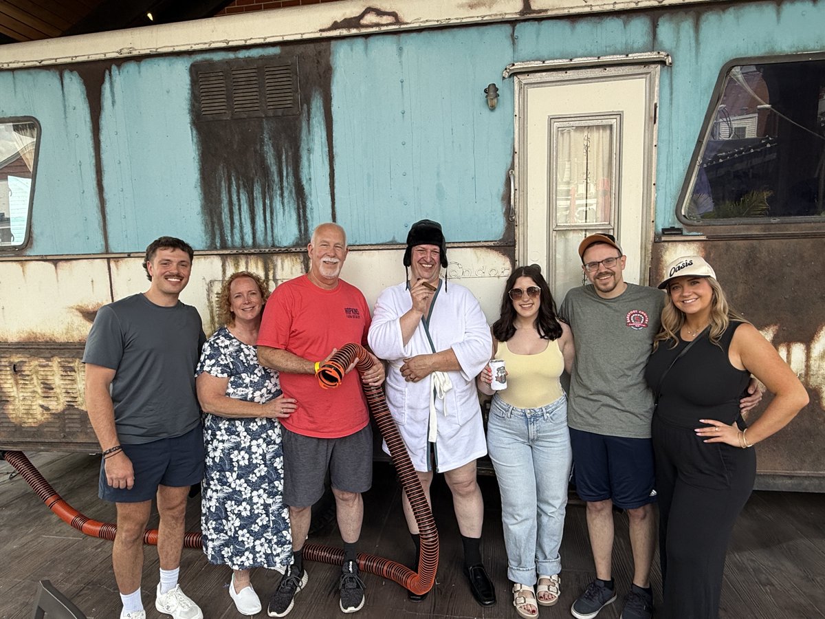 CastleNoel's tweet image. We finished carving the holiday dinner with our amazing guests and I couldn’t be more surprised if I woke up tomorrow with my head sewn to the carpet! Cousin Eddie brought the laughs on the patio—cheers to our unforgettable relatives! #HolidayFun #CousinEddiesRV #ChristmasInJuly