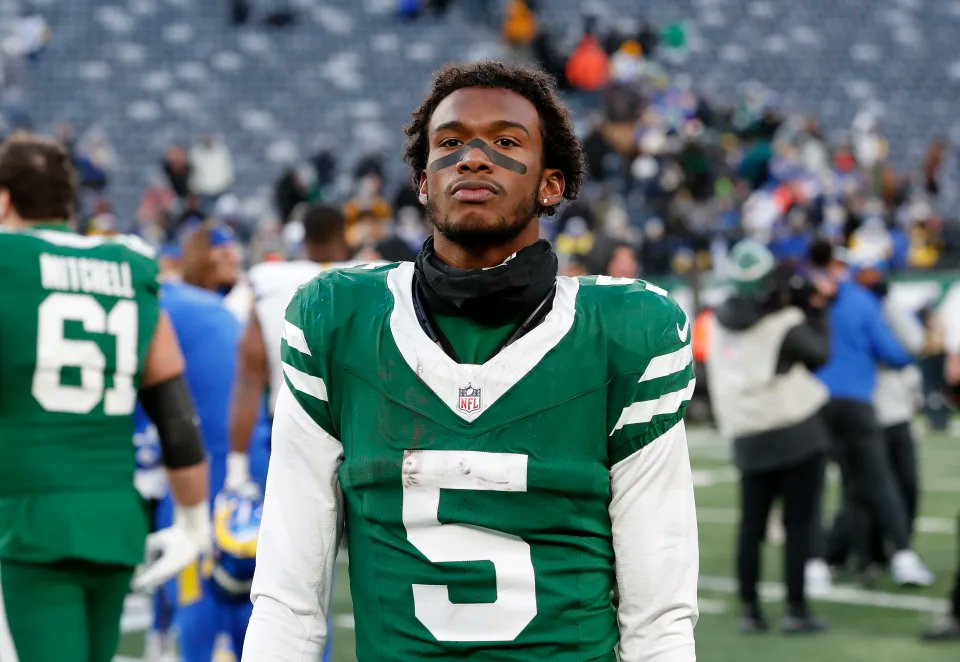 NFL_DovKleiman's tweet image. 𝗕𝗥𝗘𝗔𝗞𝗜𝗡𝗚: The Jets and WR Garrett Wilson have agreed to a 4-year, $130M extension, per @AdamSchefter. 

$90M guaranteed.