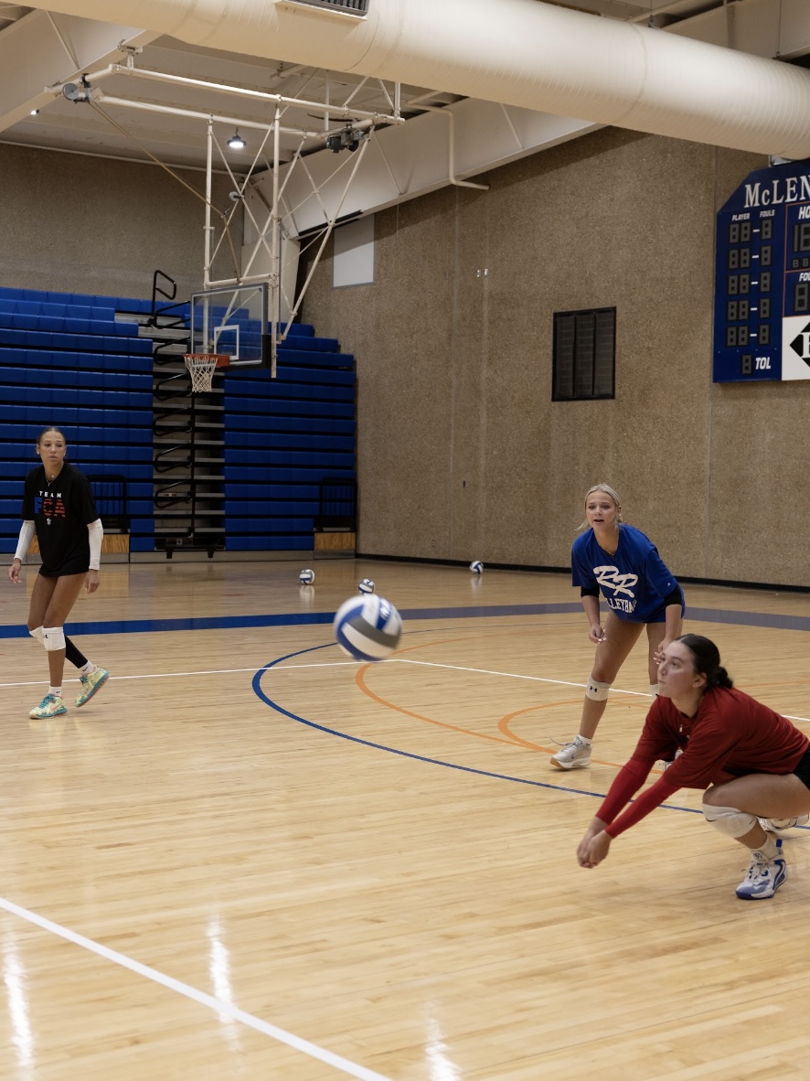 McLennanSports's tweet image. First open gym of the summer!!! Feels good to see them in action!!!
#GoLanders | #ContinuingTheLegacy