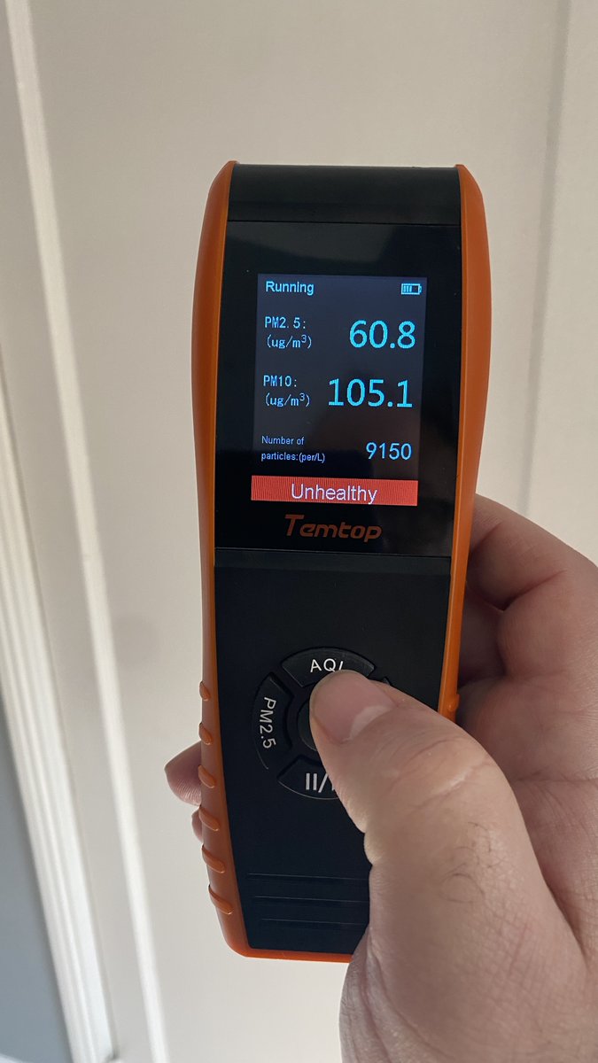 Air Quality in Toronto not so great today.  If you need to be outside, quality respirators are available at donatemask.ca at no cost if you can't afford them.

#CleanAir #WildfireSmoke #MaskUp