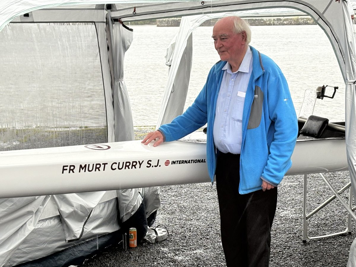At the Jes Rowing Club BBQ there was a very special blessing of a new boat named after the person blessing it, Fr. Murt Curry.

Murt was recognised for his contribution to the Rowing Club, particularly for the development of girls’ rowing which he fought so hard for.

#jesrowing