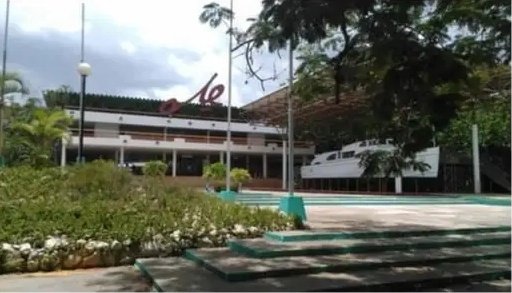 El 14 de Julio de 1979, el Comandante en jefe inaugura el Palacio Central de Pioneros, Ernesto Che Guevara, en el Parque Lenin.
Muchas felicidades a todo el colectivo de trabajadores.
#FidelPorSiempre 
#UnidosXCuba