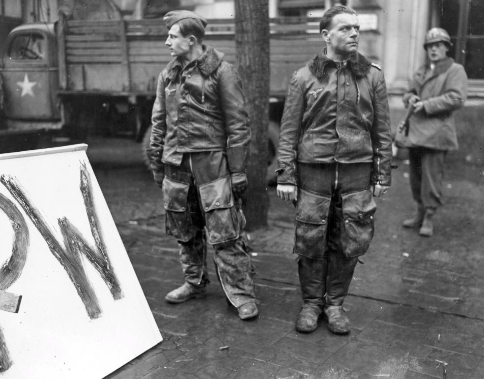 WW2Facts's tweet image. German pilots captured by soldiers of the 104th Infantry Division after being shot down over Eschweiler, Germany, on December 3, 1944.
#History #WWII