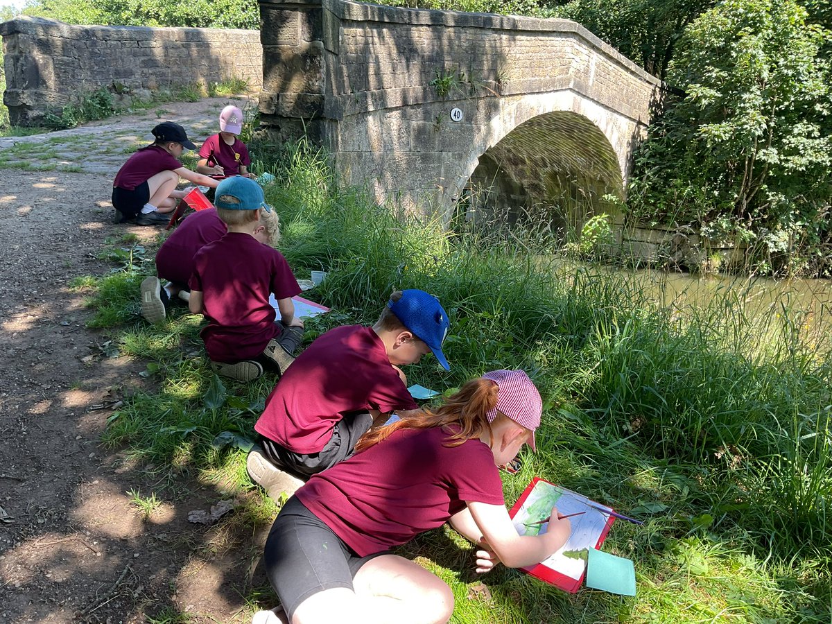 PDA_Y2's tweet image. What a special JOY moment, developing our first-hand observation sketching and painting in our local community along the Leeds to Liverpool canal. ☀️🎨🧑‍🎨#pdaart #pdajoy #pdacommunity