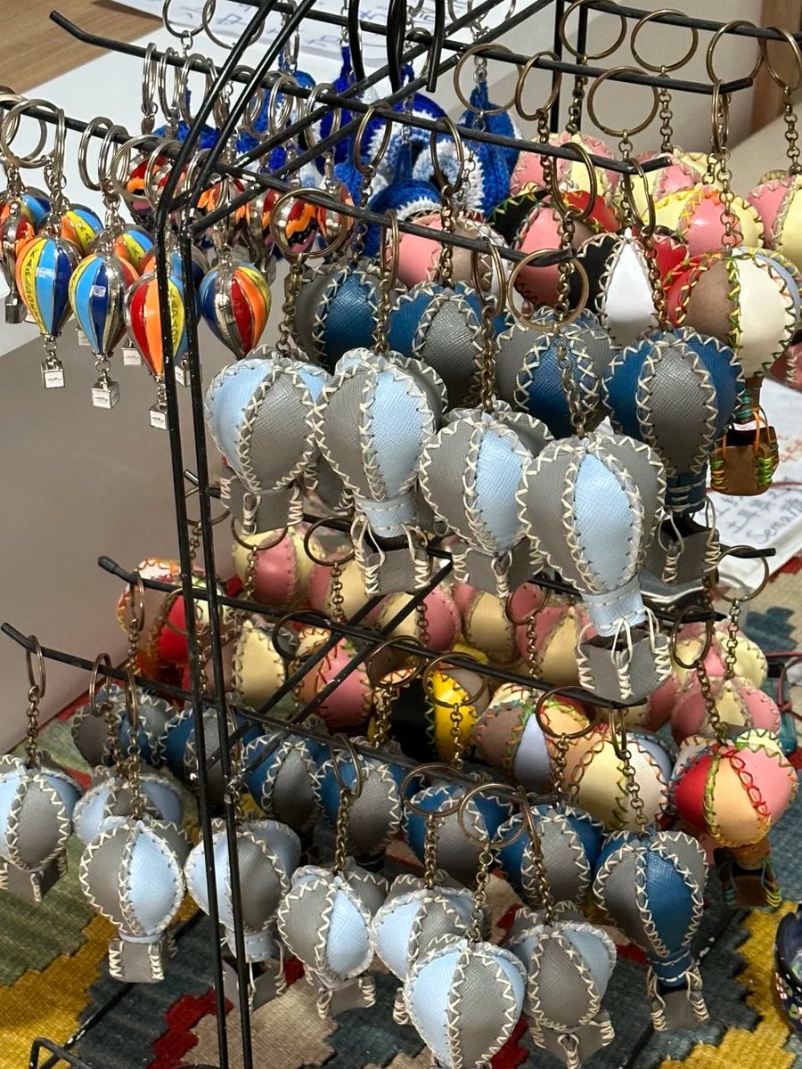 Hayley74365's tweet photo. Tag a friend who needs to see this! #JewelryAddict #ColorfulEarrings #FashionFinds https://t.co/skpdrTg3Z9