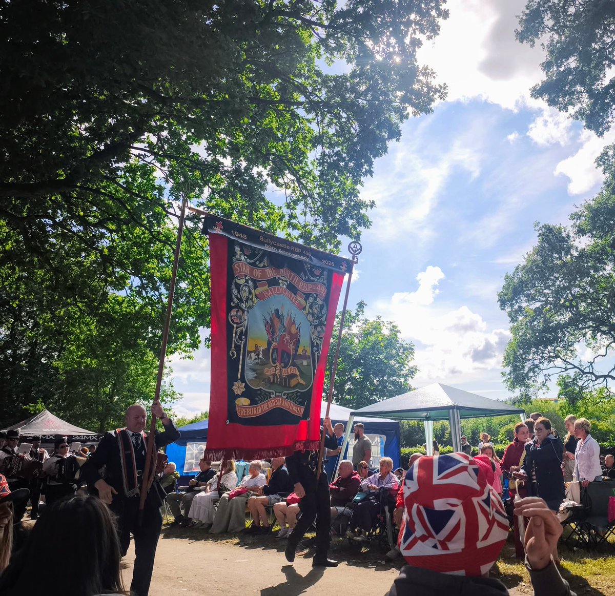 little_pengelly's tweet image. What a fantastic Scarva Parade 2025! The place was absolutely packed with an estimated 100,000 in attendance with a huge parade. A great family day out, so lovely to meet with and speak to so many folks from across Northern Ireland! ♥️🖤♥️🖤