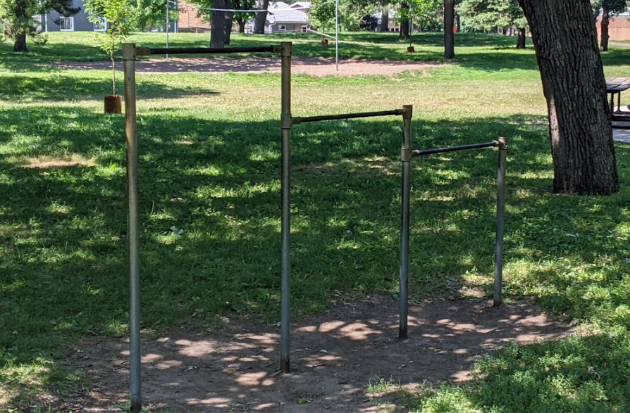 Cory_Haala's tweet image. Not my smartest to bike when it's 90 out, in retrospect
* Northeast Field: graded 1941
* Beltrami (Maple Hill): tennis courts, concrete, also these turning bars from 1941
* Logan: sodding, sidewalks, concrete
* Marshall Terrace: wading pool
19 mi
Next: 🚜
#NewDealMinneapolis