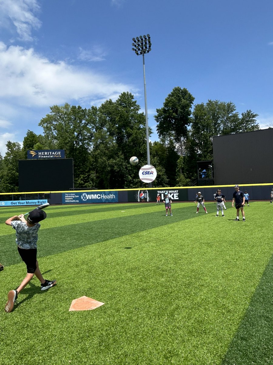 Renegades Rising Stars Camp I Day 1 was a HIT… pun intended. We loved getting to welcome back all our returning campers and meet so many new faces today! 

There’s still time to register for weeks 2 and weeks 3. 
🔗  renegadesbaseballcamps.com