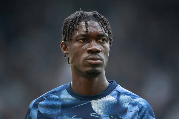 🚨 Taraftarımız çok kısa sürede  #BissoumaFenere tagını gündeme soktu.