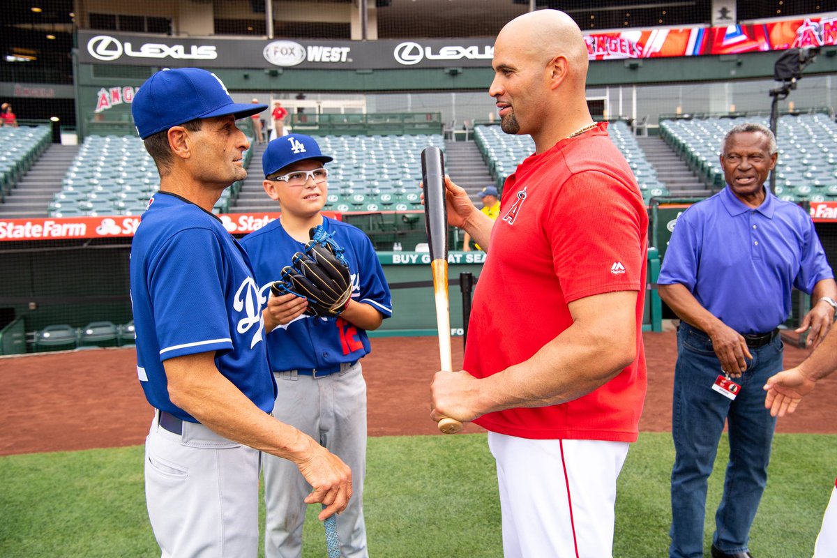Brady Ebel isn’t the first Brewers Draft pick lucky enough to grow up in the Major Leagues. But can anybody match this lifelong proximity to star power? 

More on what the No. 32 pick learned from Pujols, Trout, Ohtani and more: mlb.com/news/brady-ebe…