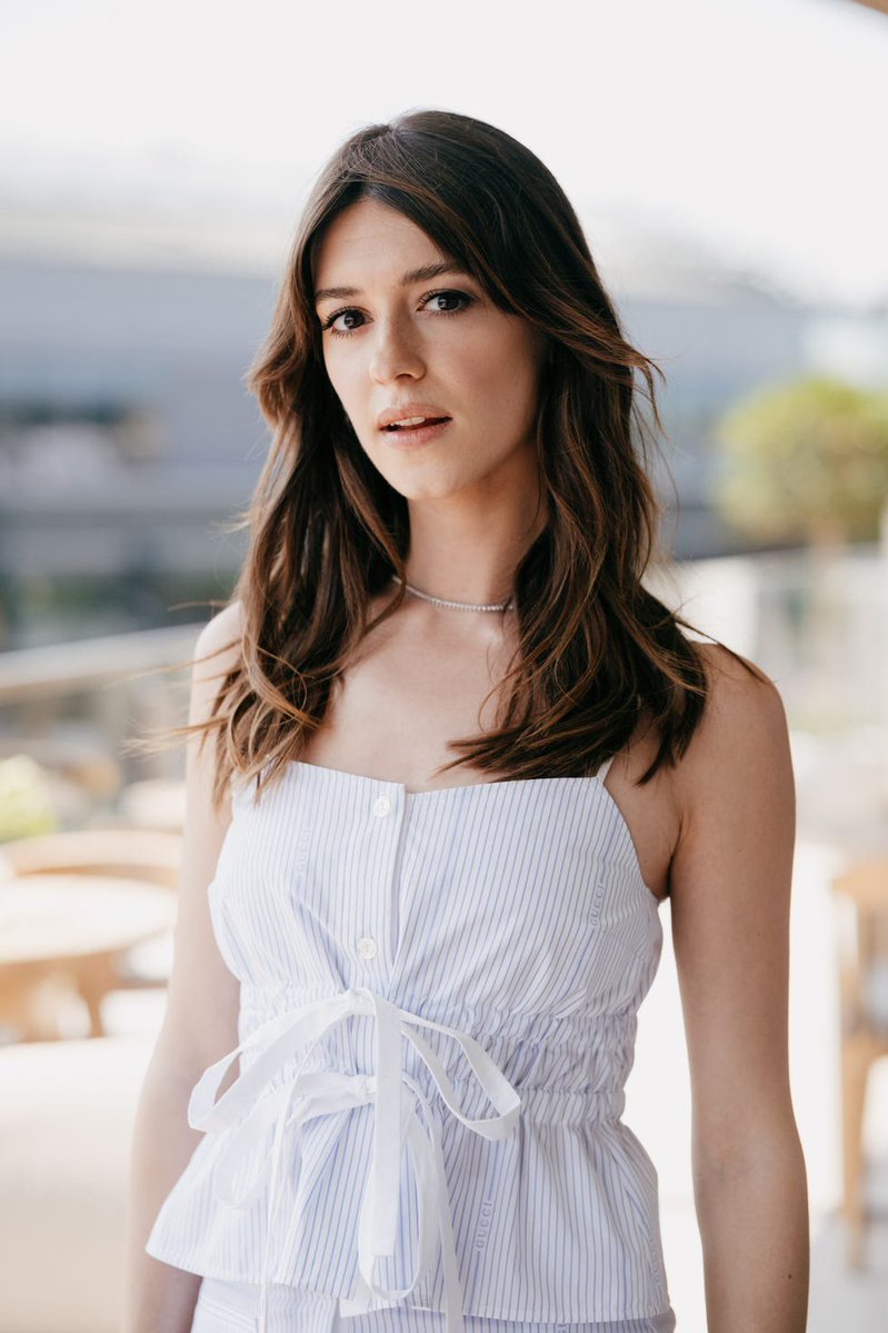 bestofdaisyjej's tweet image. Daisy Edgar-Jones photographed by Oliver Holms