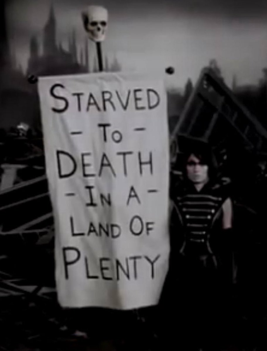 imagine saying My Chemical Romance “isn’t political” as if this wasn’t in the Welcome To The Black Parade music video