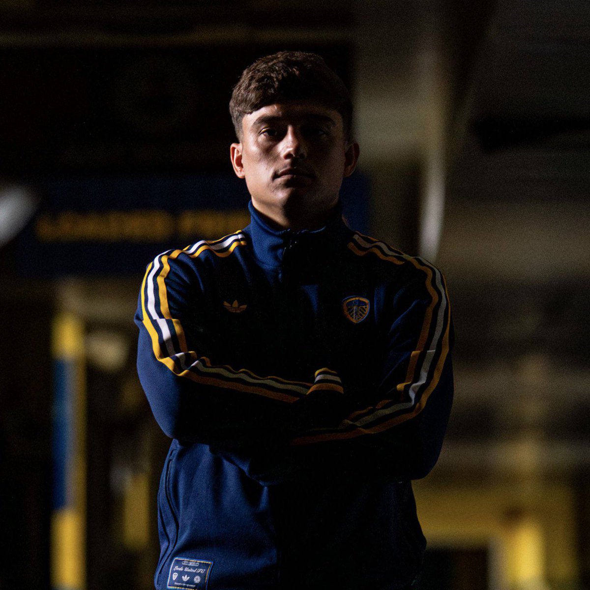 SportyBet's tweet photo. 🚨Leeds United announced that Dan James has signed a new long-term deal!
✍️ 𝗙𝗢𝗨𝗥 𝗠𝗢𝗥𝗘 𝗬𝗘𝗔𝗥𝗦!😍⚪🔵
#DanielJames #LUFC #PremierLeague https://t.co/uXuD6TMUhe