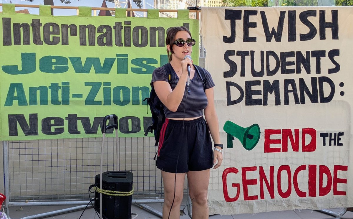 Jewish students joined our picket at Scotland Yard last Friday. "To be Jewish and to be anti-Zionist is one and the same. We know that Zionism is imperialism and racism."