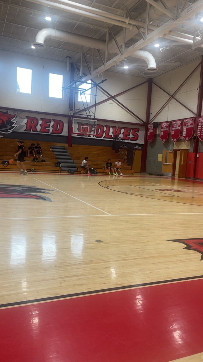 Gyms with no A/C for summer league games are a rite of passage for hoopers. <a href="/conradboysbask1/">conradboysbasketball</a>