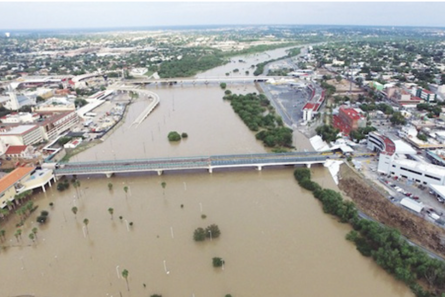 NldNoticias's tweet photo. #RíoBravo 
Se emite AVISO PREVENTIVO por crecida moderada, del miércoles 16 al jueves 17 de julio.
Nivel actual: 1.3 pies
Desbordamiento: 7.0 pies
Inundación menor: 8.0 pies
Posible acumulación en zonas bajas y estacionamientos de aduana en #Laredo.
https://t.co/Kkh0zUDGXY https://t.co/iGTO8Xh7PR