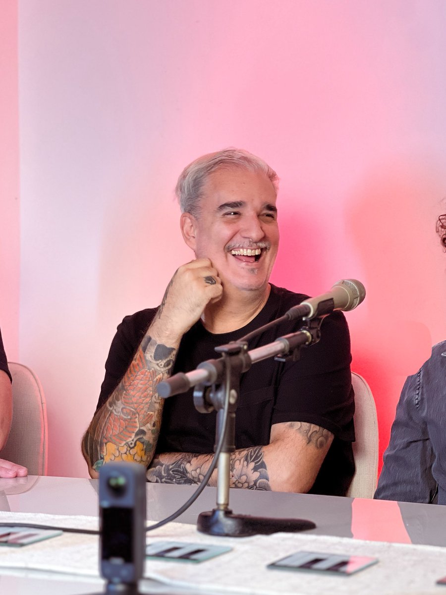 bandapaiko's tweet photo. 👀 Muy pronto se viene algo muuuy interesante…
🎤 Con un amigo muy especial como entrevistador..
¿Te imaginás quién es?
🔥 Tira una pista en los comentarios… ¡Oyeeeee!

#Paiko #Oyeeee #AlSonDelCorazón #Paiko2025 #MuyPronto https://t.co/jhNVmPmDsz