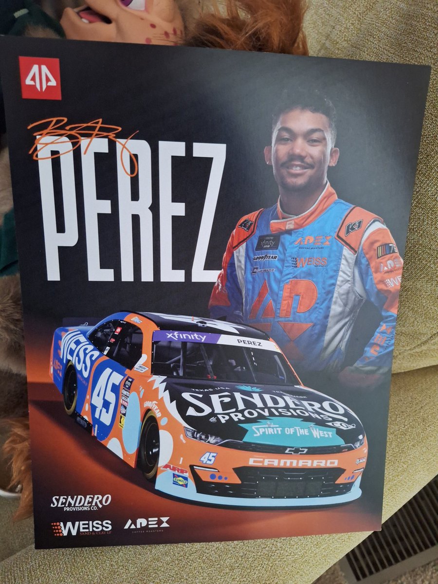 Wabigama's tweet image. Picked this up from ebay. Happy to add my first @bradxperez hero card to the collection.
