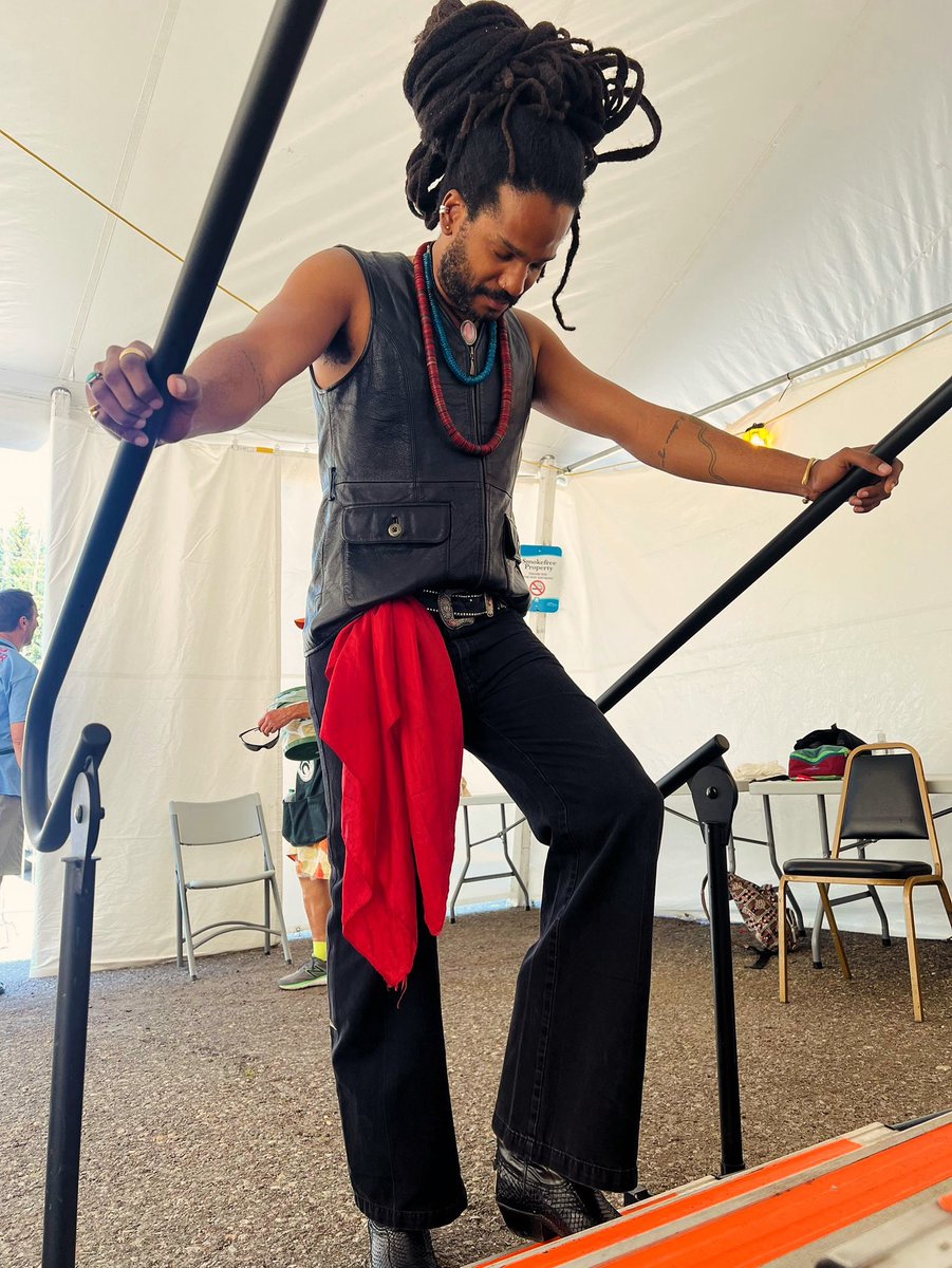 Inivè a pi gran pasew, mete w ba pou di l mèsi chak jou 🙌🏿