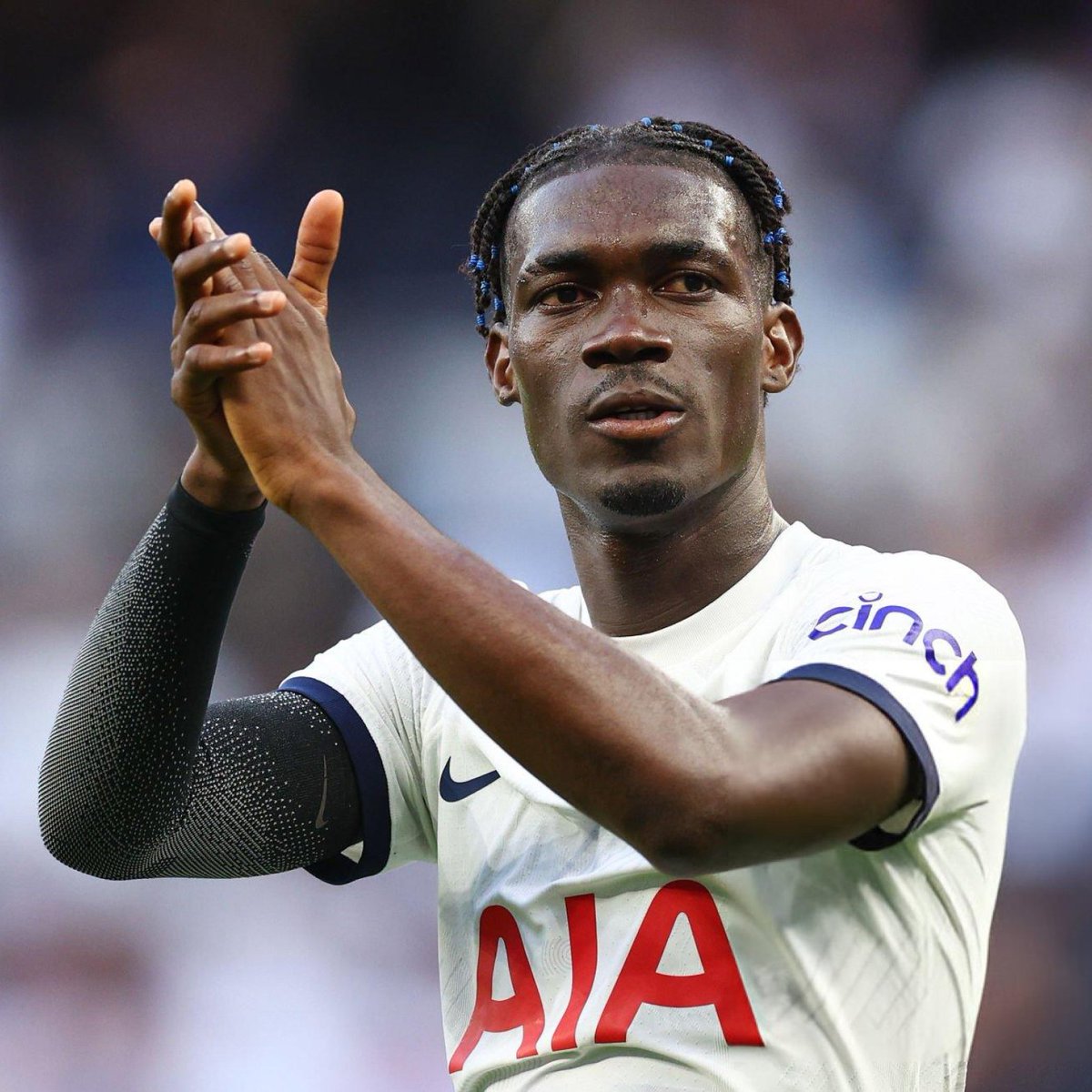 🟡🔵Gören herkes bu twitin altına en az 2 kere #BissoumaFenere yazsın lütfen.