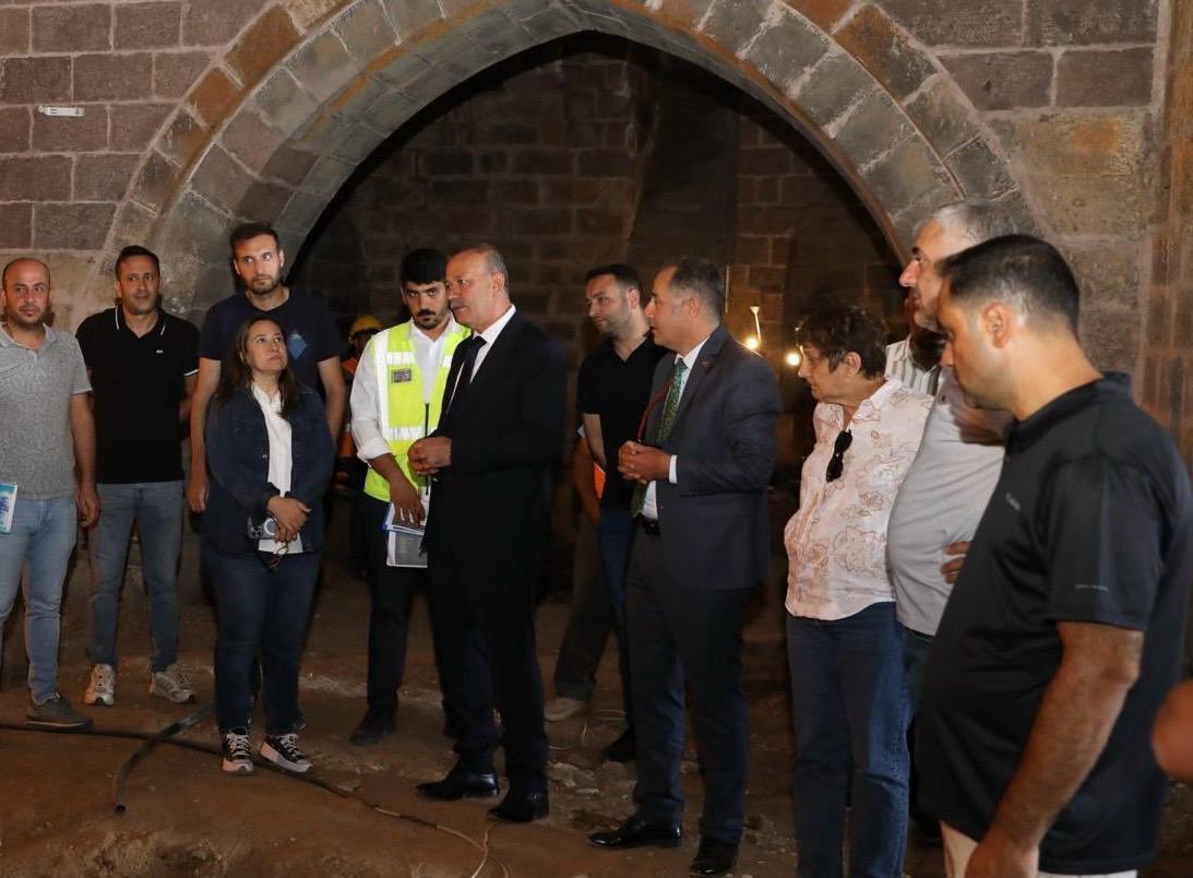 Rektör Elmastaş, El Aman Hanı’ndaki Restorasyon Çalışmalarını İnceledi

Detay için:👉 beu.edu.tr/Haberler/rekto…