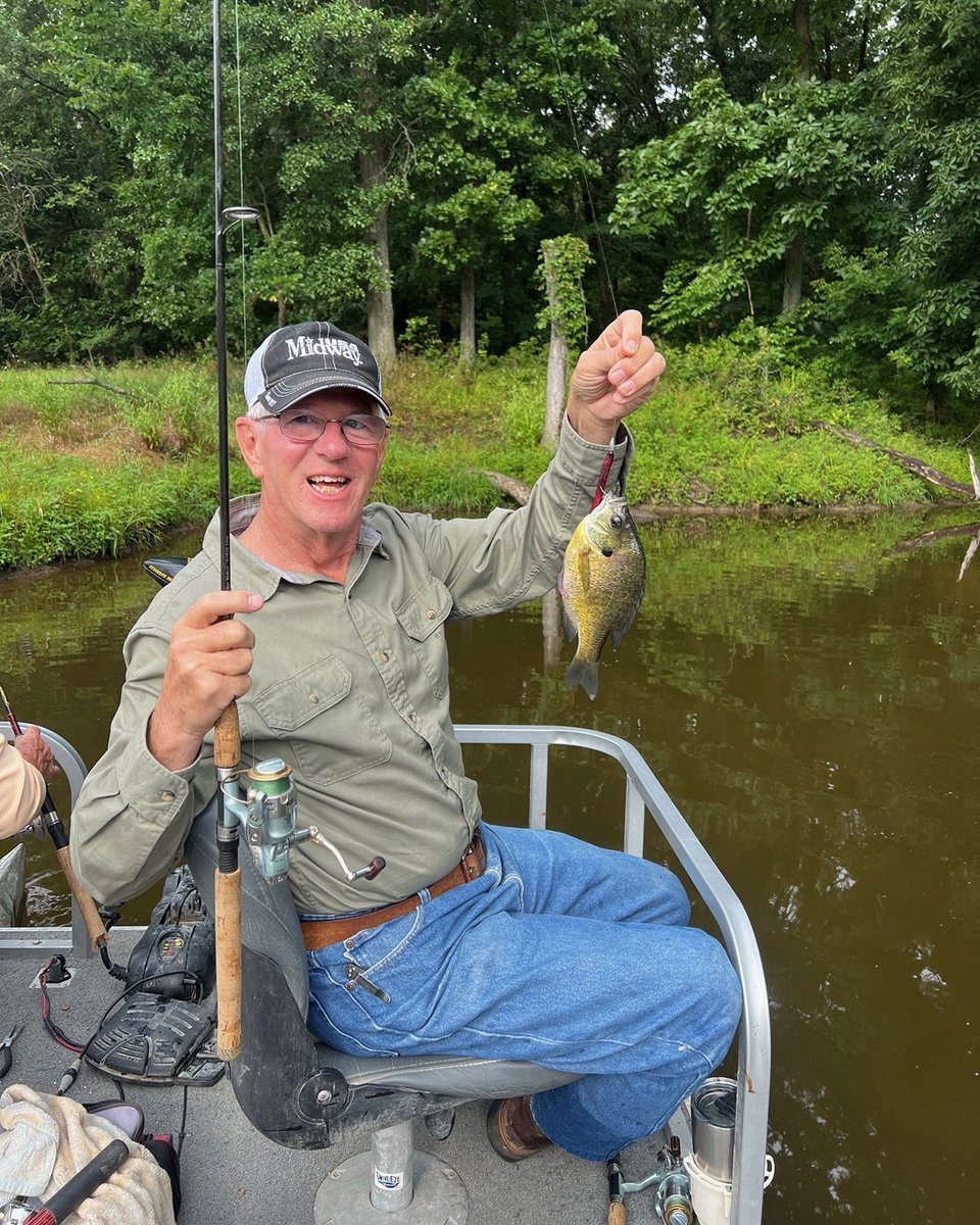 MidwayUSA's tweet image. There is a watershed lake on our farm that we call White Oak Lake. It is the only one of our lakes, that I know of, where there are largemouth bass, bluegill, and channel catfish. On the best of days, you can catch all three in the same fishing trip.

-- Larry Potterfield