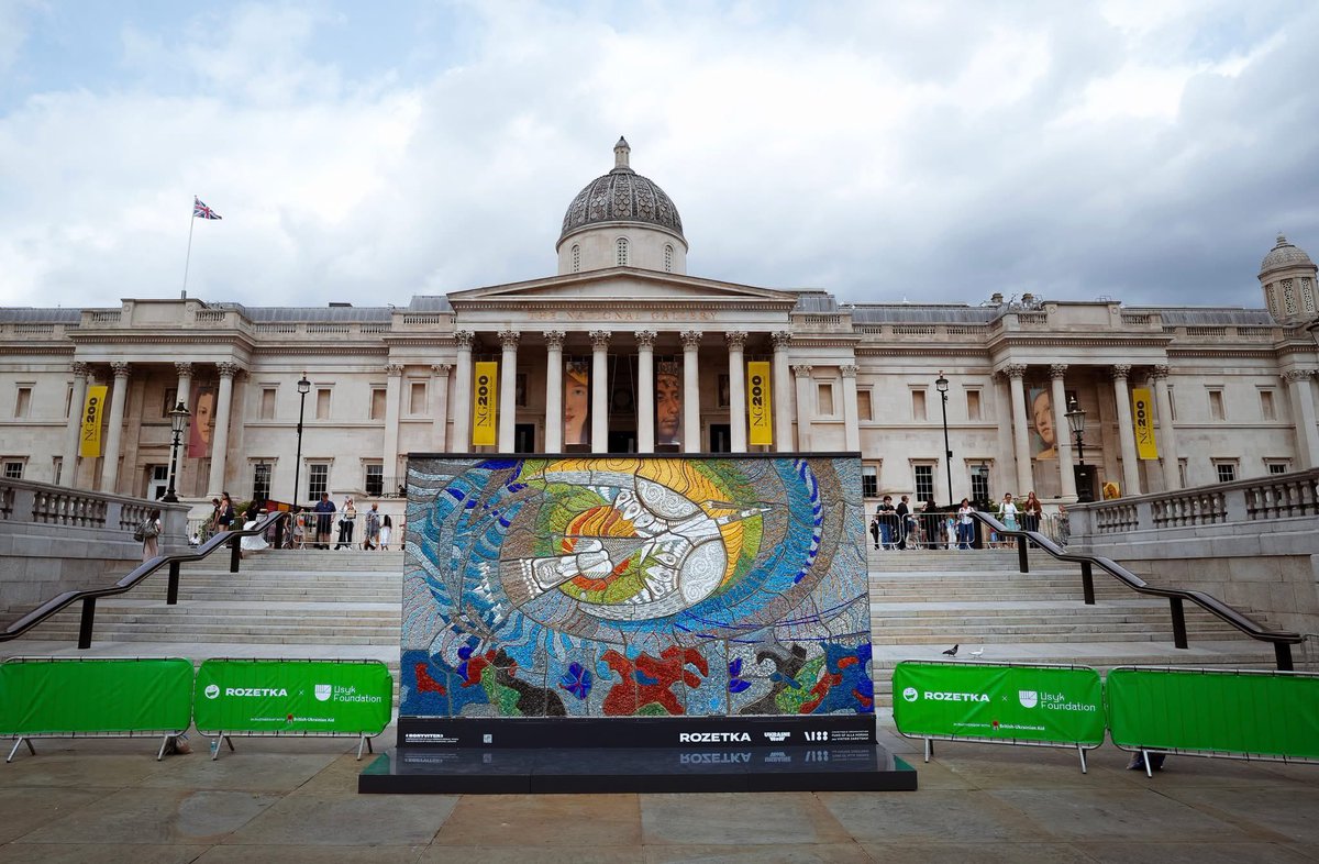 maria_avdv's tweet image. Just wow. The Boryviter mosaic — badly damaged in Mariupol, restored in Kyiv — now stands in Trafalgar Square.
Unveiled by @usykaa and @richardbranson ahead of Usyk’s fight at Wembley.
This falcon is Ukraine: rising strong from the ashes.