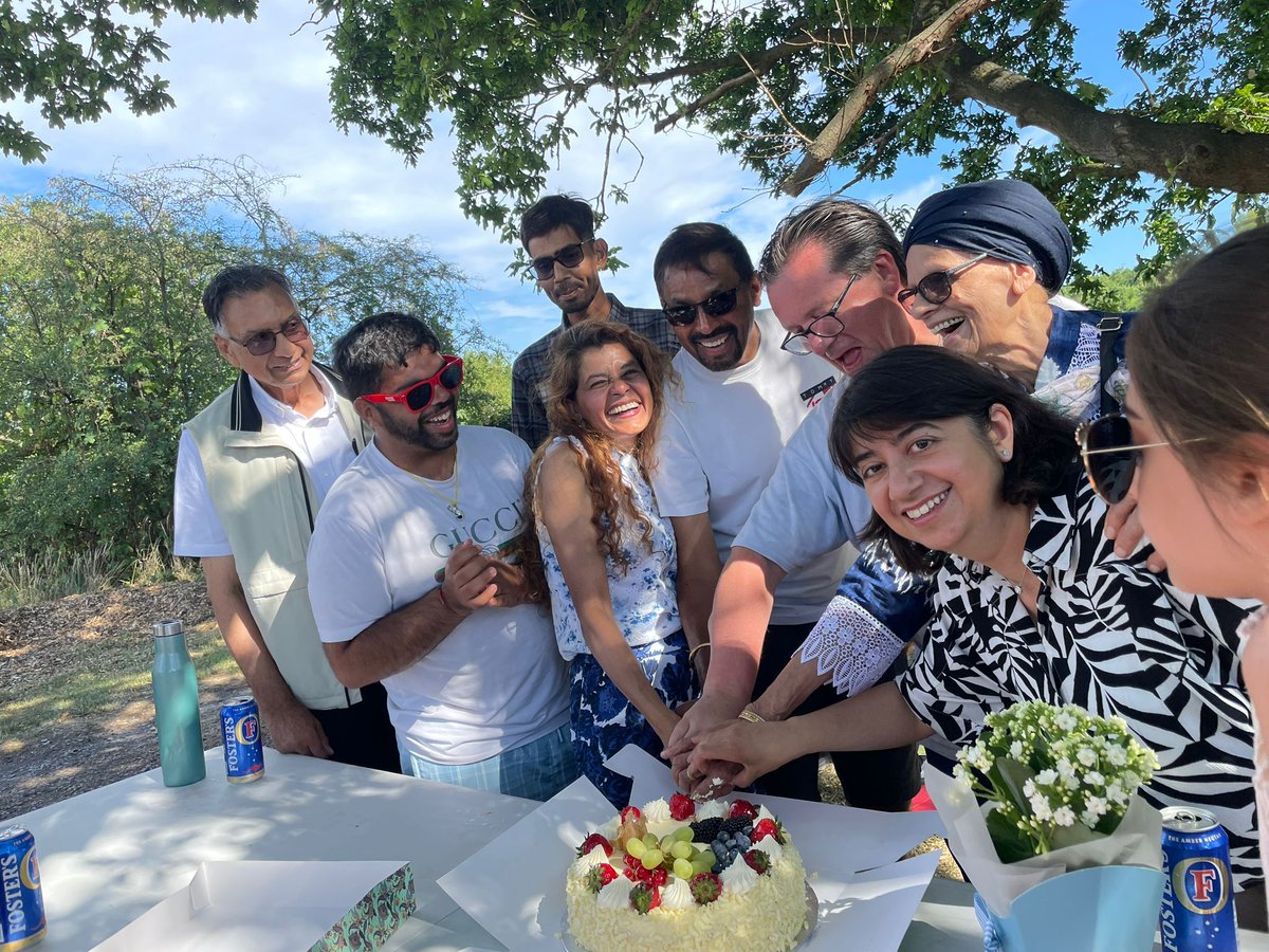 SeemaMalhotra1's tweet image. Our community groups make a huge difference to our local environment and to building stronger communities.
Lovely to catch up last Saturday with @CranfordActionGroup volunteers at their summer get together about local issues and upcoming plans. @CranfordAction Umme