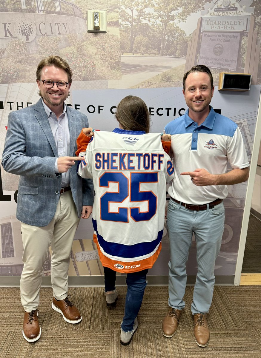 AHLIslanders's tweet image. The roar is real.

Thanks to @thevoiceofct&apos;s Melissa Sheketoff and @KevinBegley @STAR999radio for having us today! #ReturnOfTheRoar