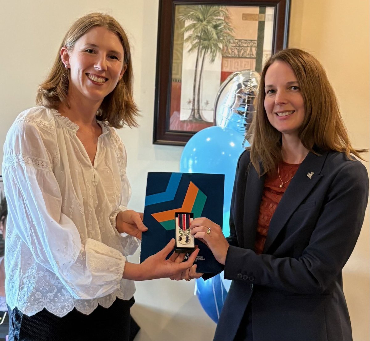 MikeBarrettON's tweet image. Honoured to join Cystic Fibrosis for their King Charles III Coronation Medal presentation to two deserving recipients Caroline Rigutto and a posthumous award to Teri Lang.
Their incredible advocacy helped shaped better support and treatment for Canadians living with CF.