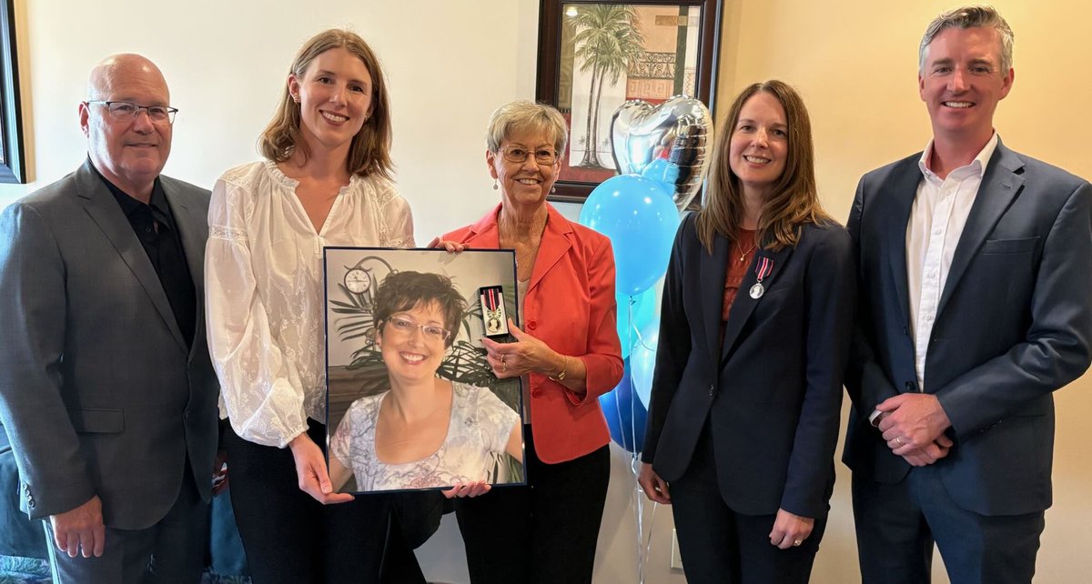 MikeBarrettON's tweet image. Honoured to join Cystic Fibrosis for their King Charles III Coronation Medal presentation to two deserving recipients Caroline Rigutto and a posthumous award to Teri Lang.
Their incredible advocacy helped shaped better support and treatment for Canadians living with CF.