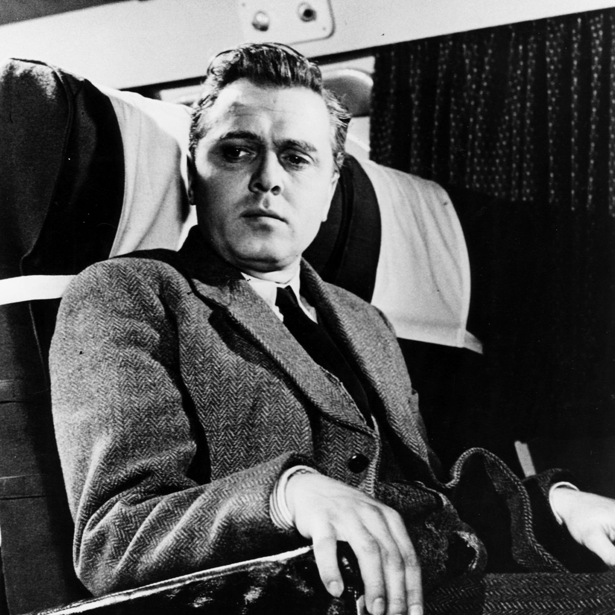 imprint_films's tweet image. Brace yourselves for impact - JET STORM (1959) makes its worldwide debut on Blu-ray with Imprint Films! ✈️
This time-ticking thriller stars Richard Attenborough as a former scientist who threatens to detonate a bomb over the Atlantic, and is one of the earliest examples of an…
