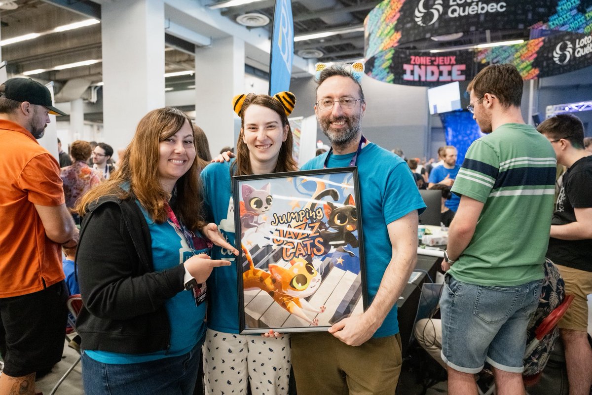 LeCatCo's tweet photo. Two words can aptly describe what it feels like to be an exhibitor at a ComicCon: 

Exhilarating!
Exhausting!

What an amazing tag-team effort from the Catco crew 🥹 

#zoneindieLQ #lotoquebec https://t.co/0sP9vWx95O