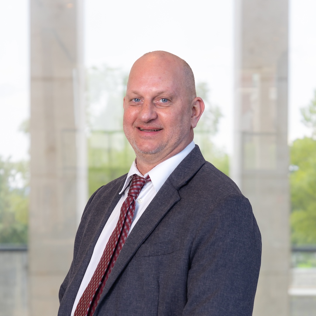 TNECD's tweet image. Two of TNECD's own—Brooxie Carlton and Greg Lowe—joined the RuralStrong podcast with veteran economic developer Joe Barker to talk rural development in TN. 🎙
In Episode 5, Carlton discussed the state’s focus on rural communities and programs moving counties off the distressed…