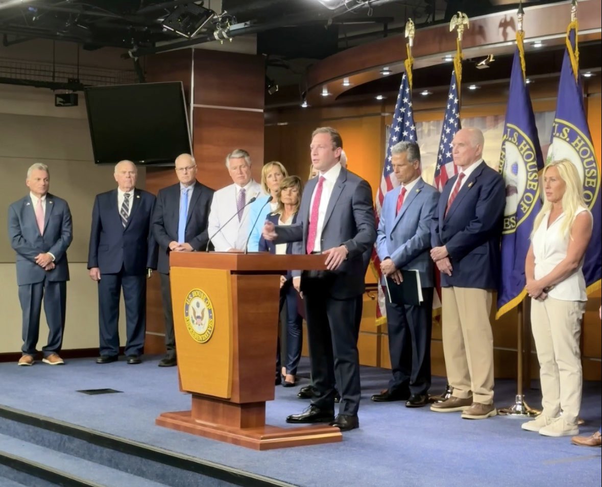 RepMaxMiller's tweet image. Today, I joined my @RepublicanStudy colleagues to condemn political violence. We must put an end to harmful political rhetoric so events like the attempted assassination on @POTUS never threaten the people of our nation again.