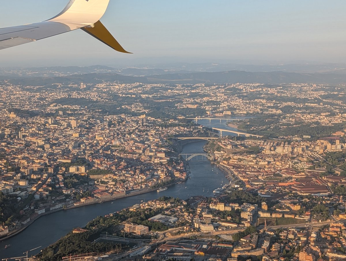 M_P_Hazell's tweet image. Looking forward to a few days R&R by the Douro river (and possibly slightly beyond) 😎 🐙 🍷 🏖️ 🇵🇹