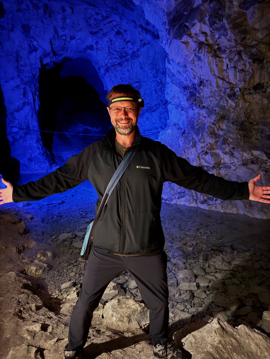 Tantrapa's tweet photo. Rather unbelievably, I found an opportunity to enjoy spelunking at the world’s largest limestone quarry located in Denmark. It’s crazy cool! Even has a part of it dedicated to cheese maturing! https://t.co/EI49RJUecO
