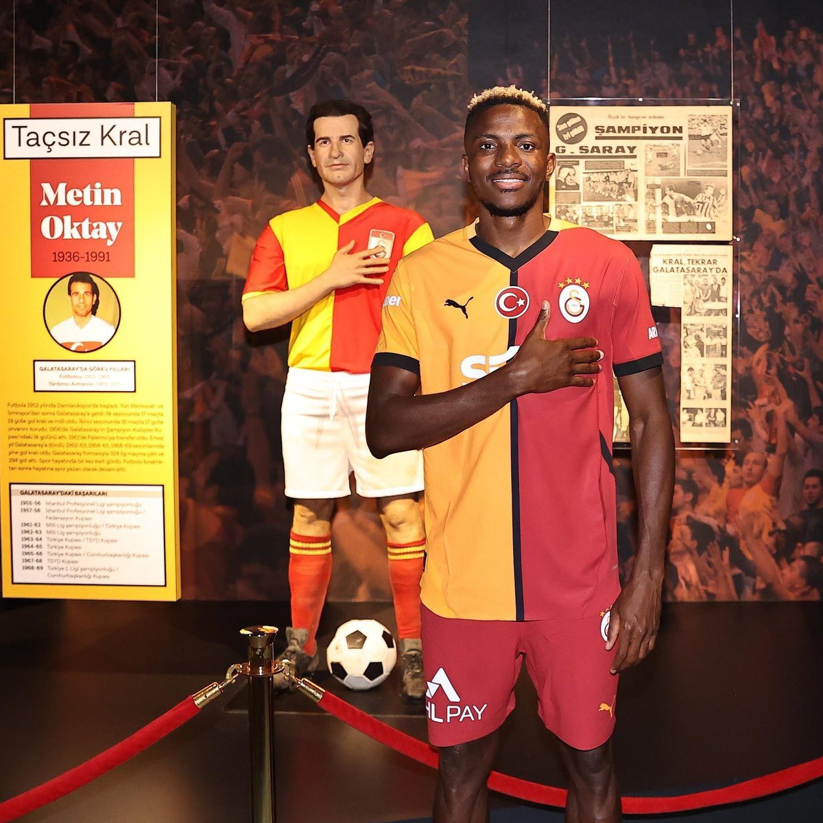 Koy elini kalbine Galatasaray taraftarı daima seninle Victor Osimhen 💛❤
#WeAreWithYouOsimhen