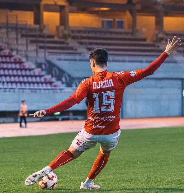 👁️ El central Dani Ojeda, pilar básico esta temporada en <a href="/CDLaredo/">Club Deportivo Laredo</a> con casi 3.000 minutos de juego, estaría muy cerca del <a href="/UPLangreo/">UP Langreo ⚒</a> 

➡️ Con solo 23 años, acumula 73 partidos en #2RFEF